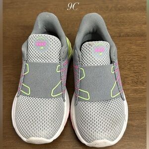 Toddler girl 9C sneakers